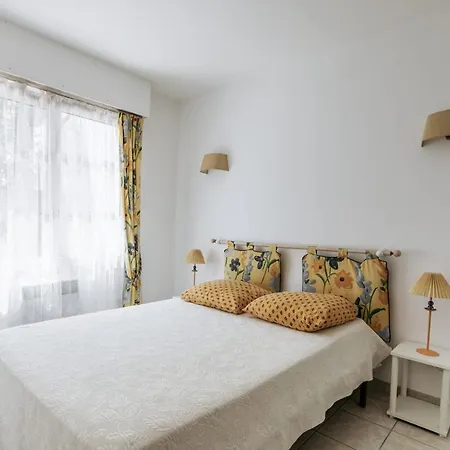 House With Garden, Quiet And Not Overlooked. *