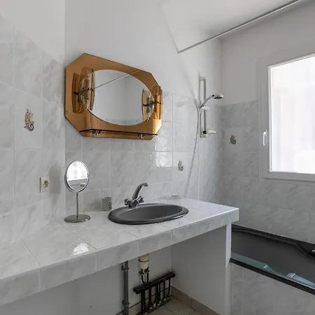 Appartement House With Garden, Quiet And Not Overlooked. Le Château-dʼOléron
